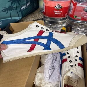 Onitsuka Tiger White/Blue/Red Mexico 66 Slip-On Box
ORIGINAL